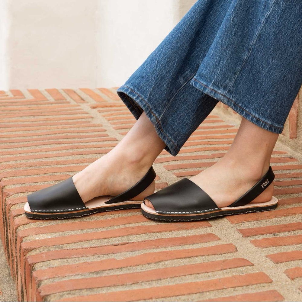 Pons Avarcas black sandals